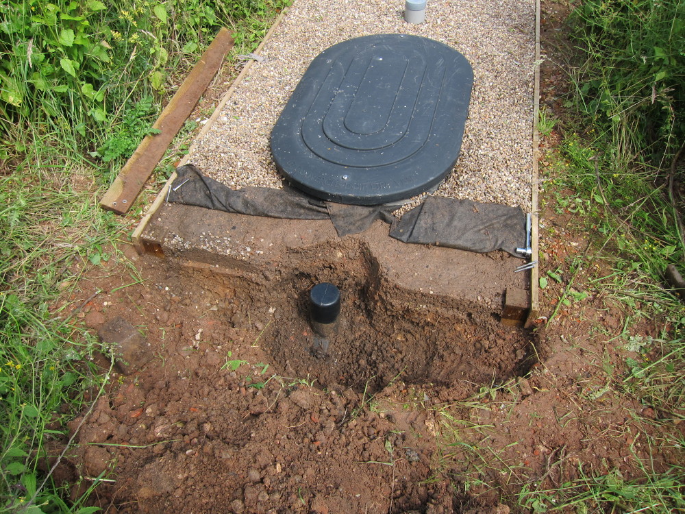 Moulded rodding access at inlet end of Primary tank