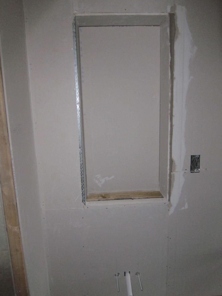 Alcove in Master Bedroom En-Suite