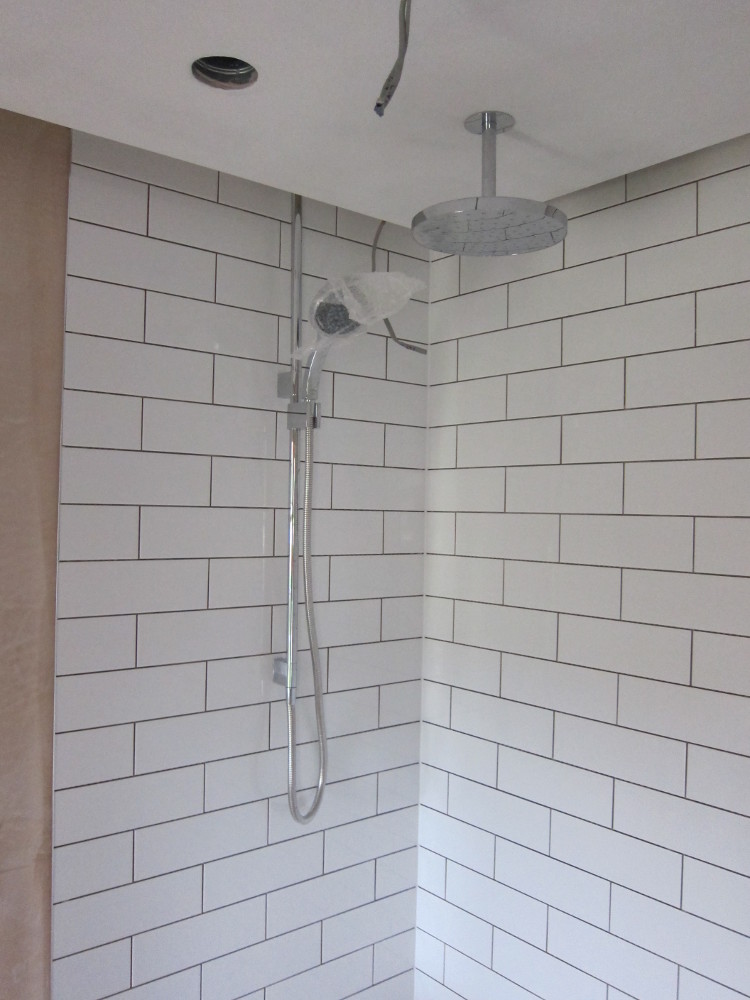 Mira shower in second bedroom en-suite