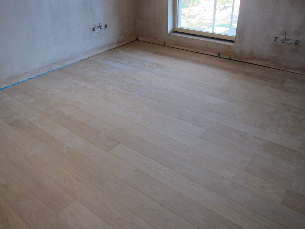 Oak flooring in Dining Room